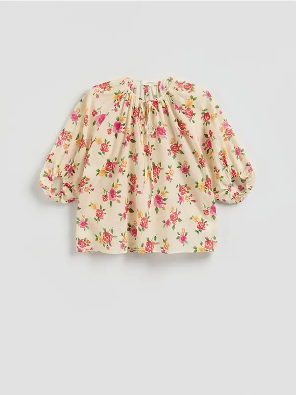 Reserved Reserved - Bluza od ramije - krem
