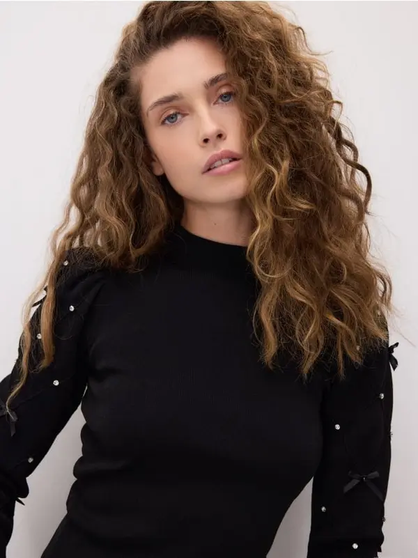 Reserved Reserved - Bluza s aplikacijama - crno