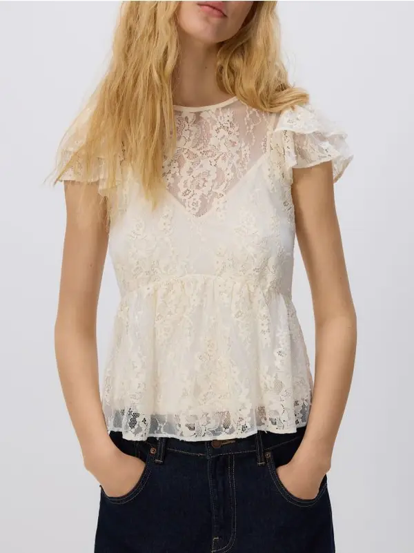 Reserved Reserved - Bluza s čipkom - krem