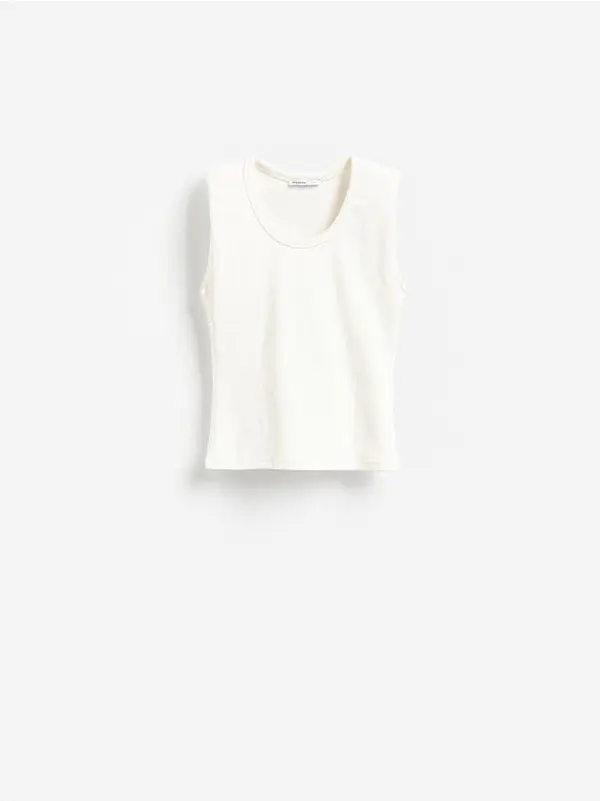 Reserved Reserved - Bluza s jastučićima na ramenima - krem