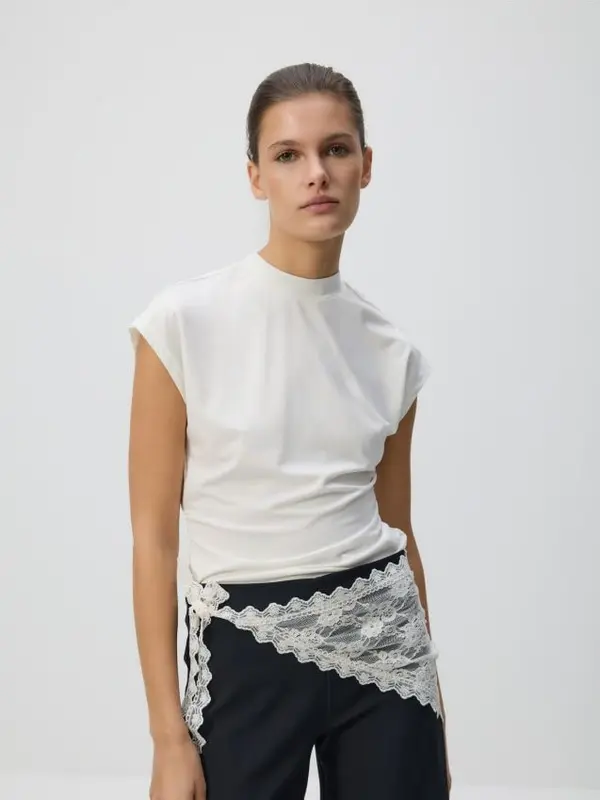 Reserved Reserved - Bluza s naborima - krem