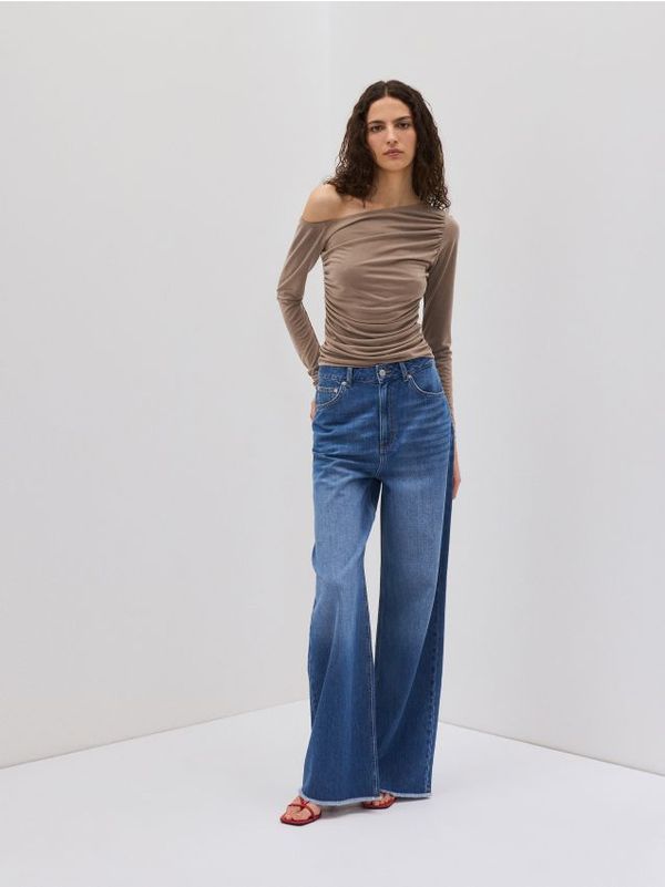 Reserved Reserved - Bluza s naborima - prljavosmeđe