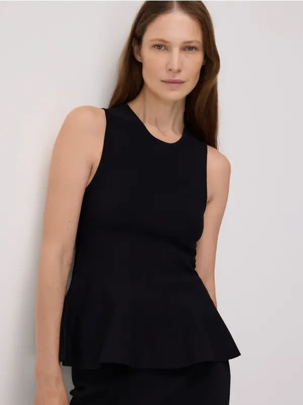 Reserved Reserved - Bluza s peplumom - crno