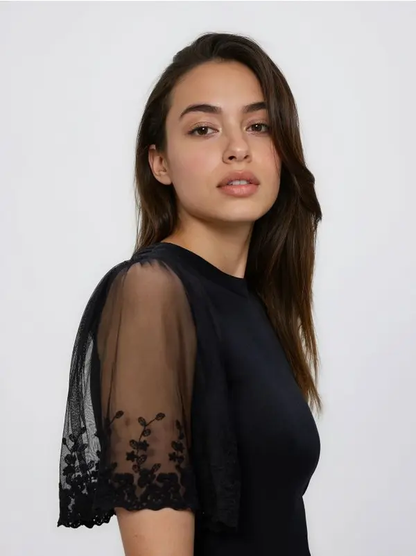 Reserved Reserved - Bluza s ukrasnim rukavima - crno