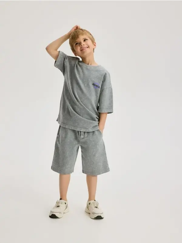 Reserved Reserved - BOYS` T-SHIRT & SHORTS - svijetlo siva