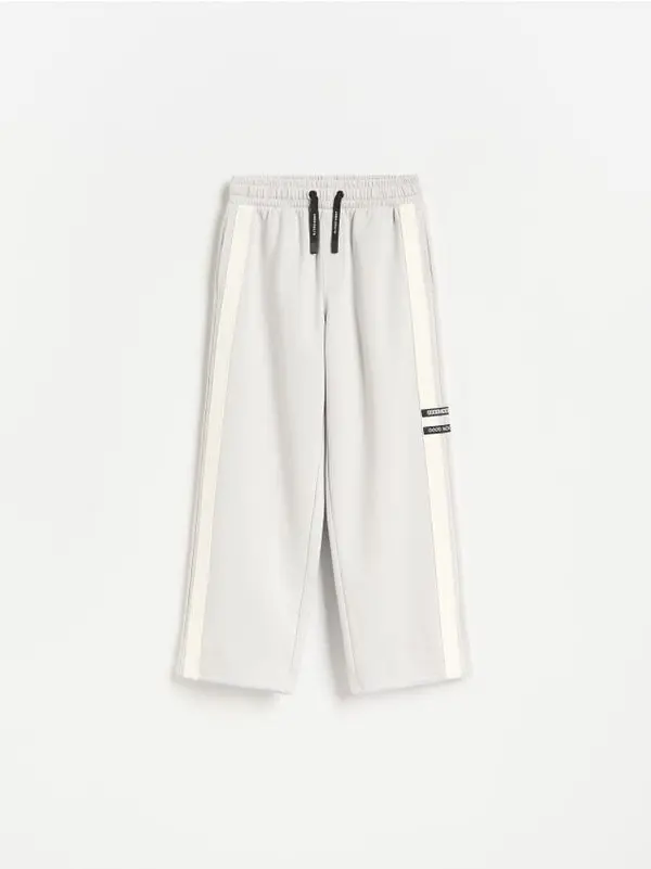 Reserved Reserved - BOYS` TROUSERS - svijetlo siva