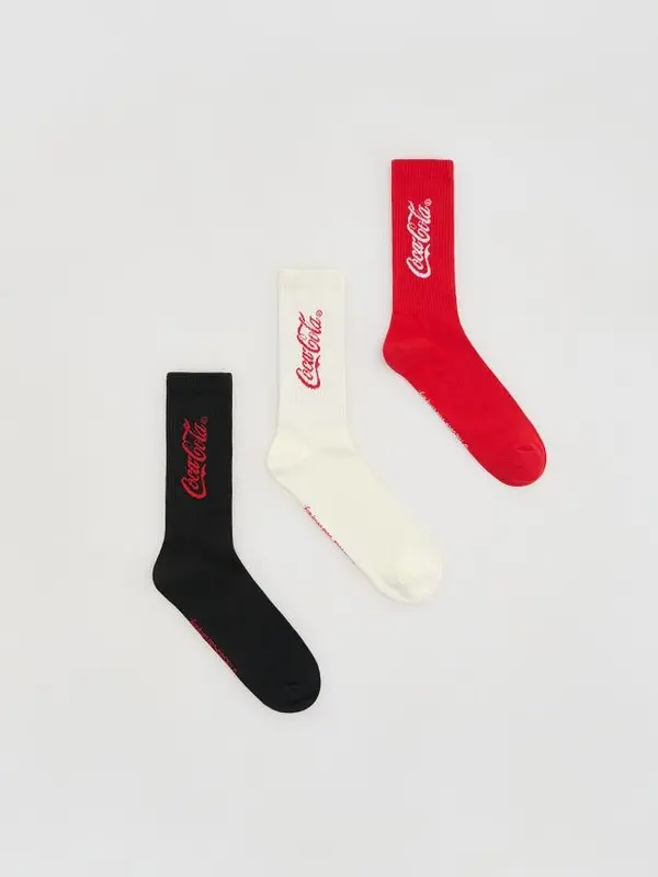Reserved Reserved - Čarape s natpisom Coca-Cola 3 pack - crvena