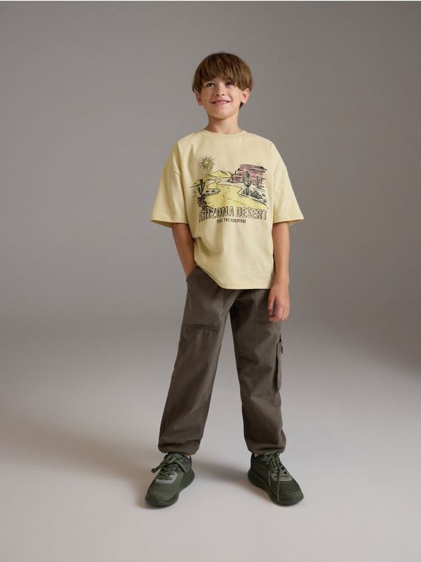 Reserved Reserved - Cargo hlače od tkanine - smeđezeleno