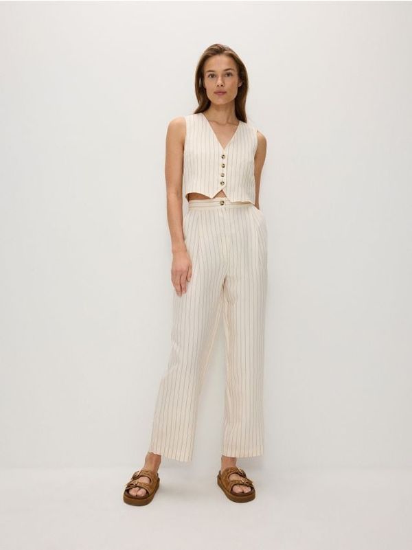 Reserved Reserved - Chino hlače od viskoze - krem