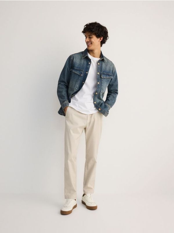 Reserved Reserved - Chino hlače regular fit - krem