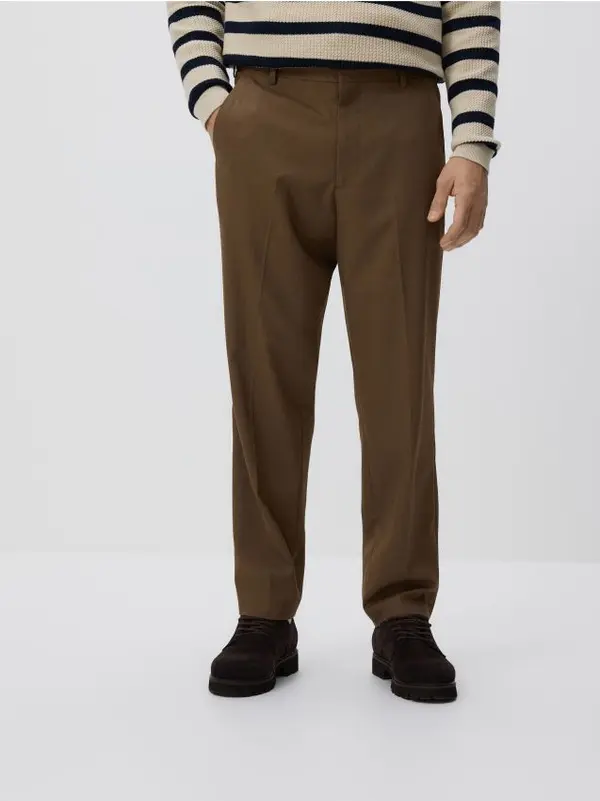 Reserved Reserved - Chino hlače regular fit - zlatnosmeđe
