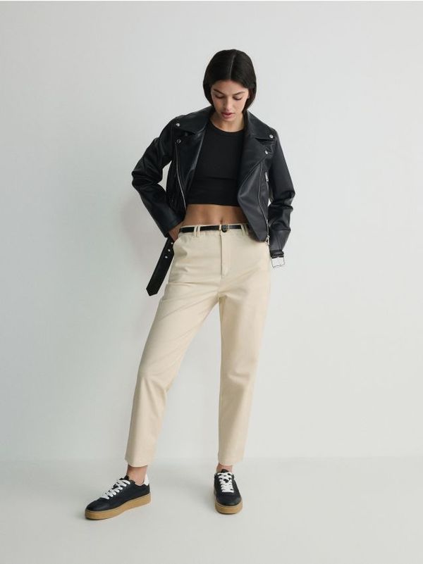 Reserved Reserved - Chino hlače s remenom - bež