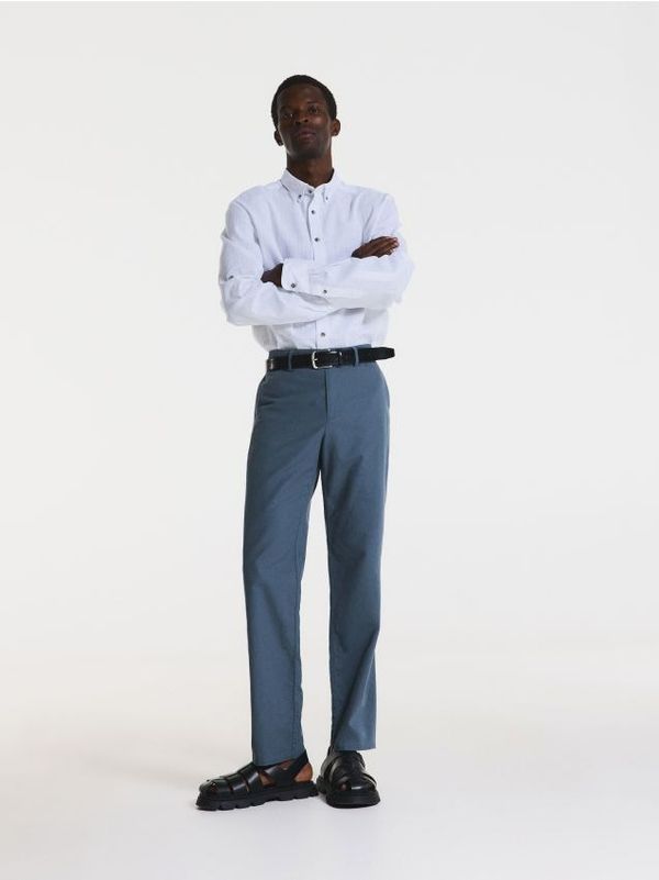 Reserved Reserved - Chino regular hlače s mješavinom lana - steel blue