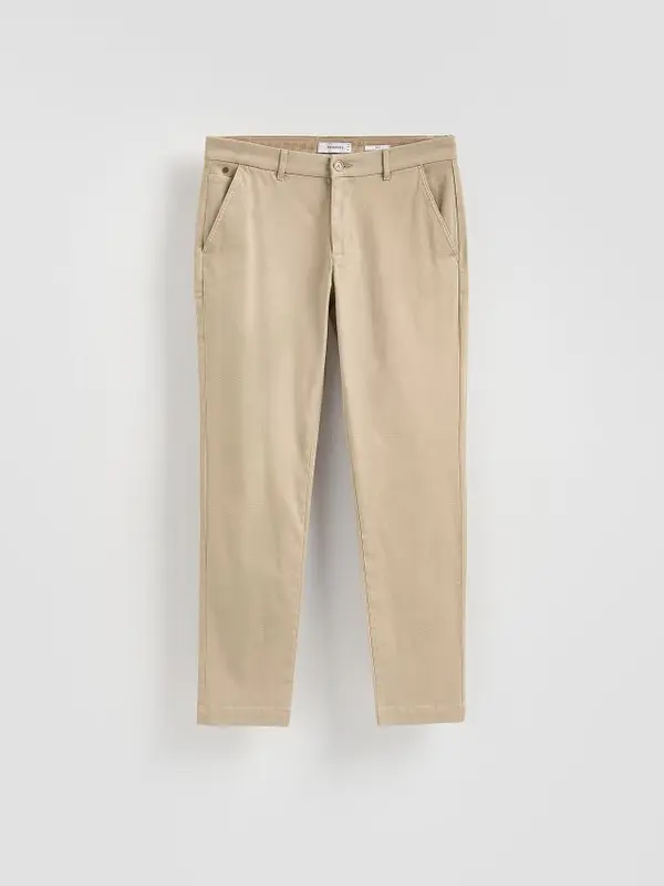 Reserved Reserved - Chino slim fit hlače - bež