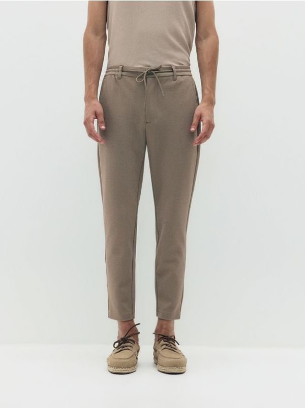 Reserved Reserved - Chino slim fit hlače - bljedozeleno