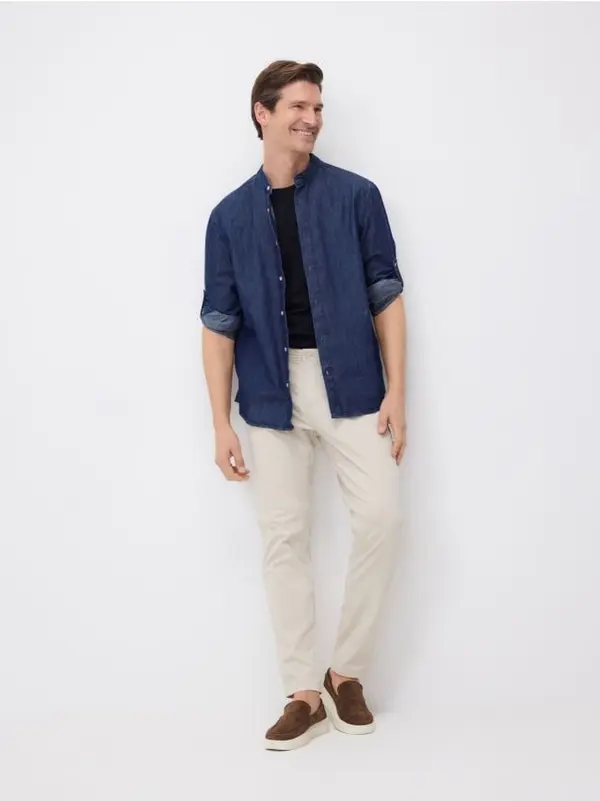 Reserved Reserved - Chino slim fit hlače - boja kože