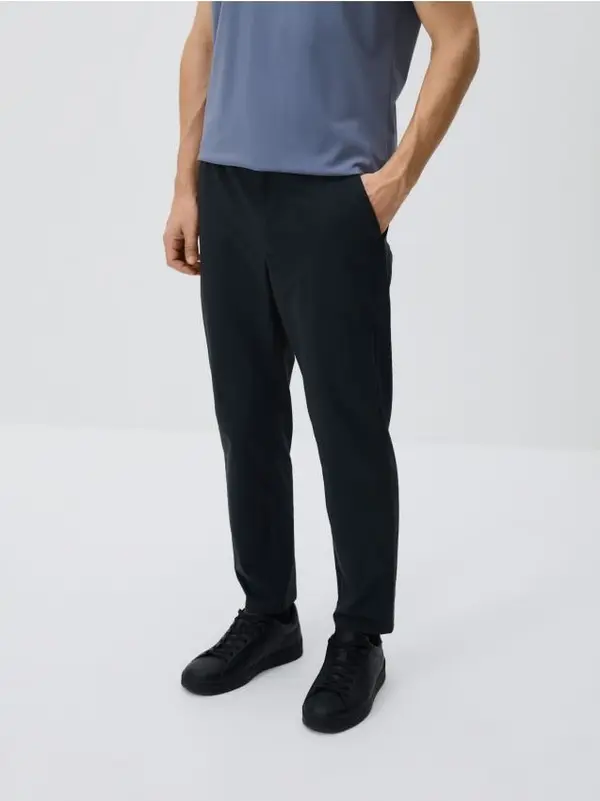 Reserved Reserved - Chino slim fit hlače - crno
