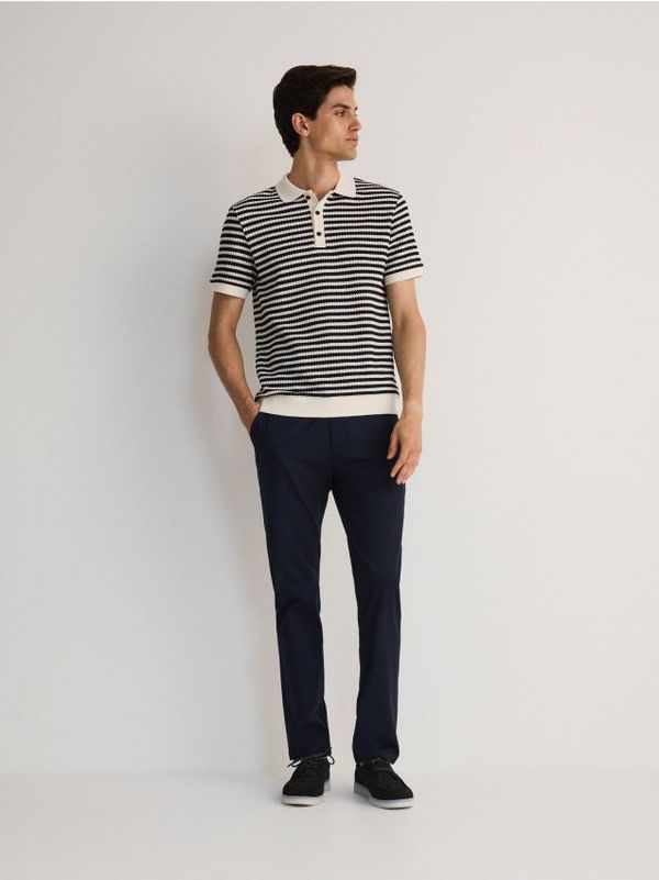 Reserved Reserved - Chino slim fit hlače - mornarsko plava