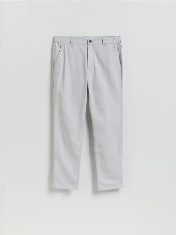 Reserved Reserved - Chino slim fit hlače - svijetlo siva