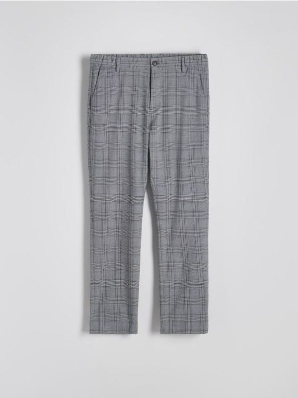 Reserved Reserved - Chino slim hlače od mješavine viskoze - light grey