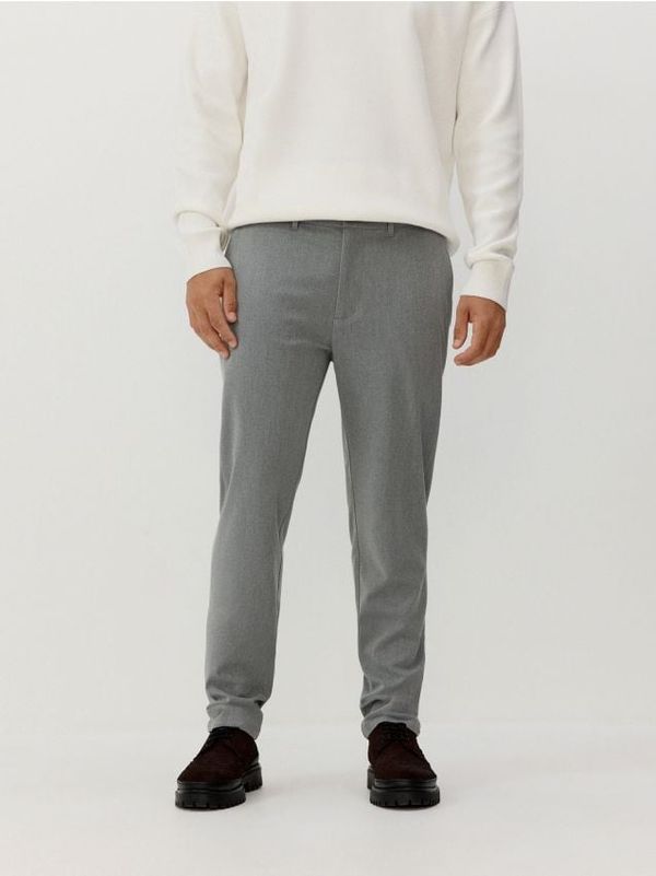 Reserved Reserved - Chino slim hlače od mješavine viskoze - light grey
