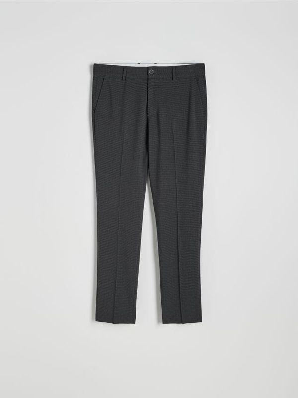 Reserved Reserved - Chino slim hlače od mješavine viskoze - srednjesivo