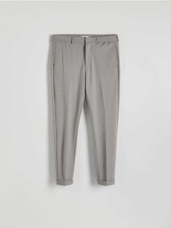 Reserved Reserved - Chino slim hlače od mješavine viskoze - svijetlo siva