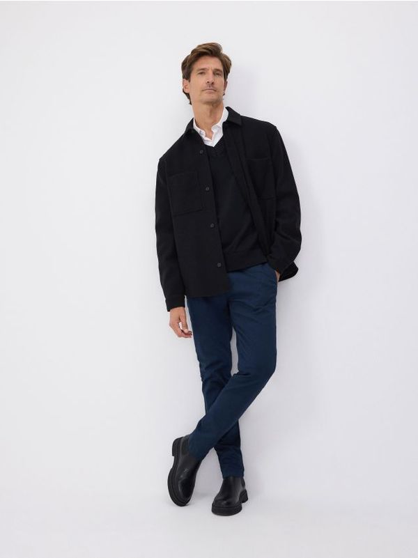 Reserved Reserved - Chino slim hlače s visokim udjelom pamuka - mornarsko plava