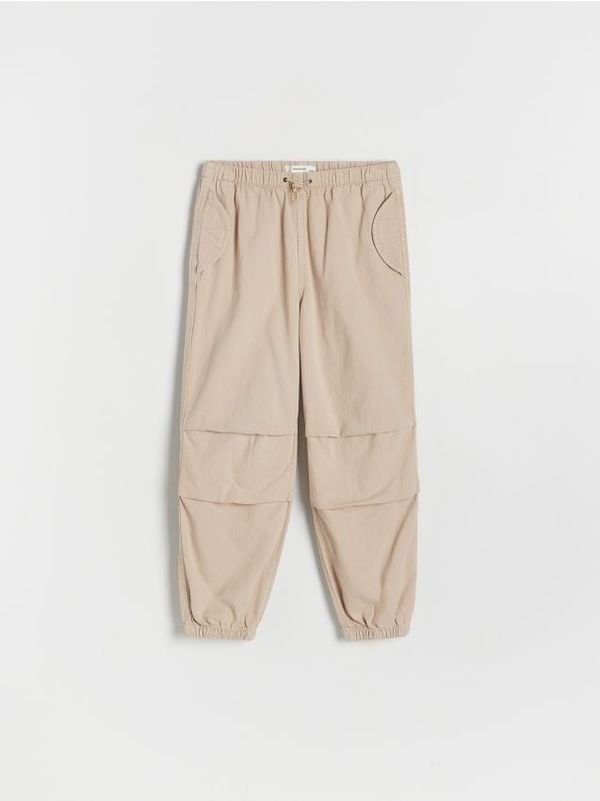 Reserved Reserved - Classic denim parachute hlače - bež