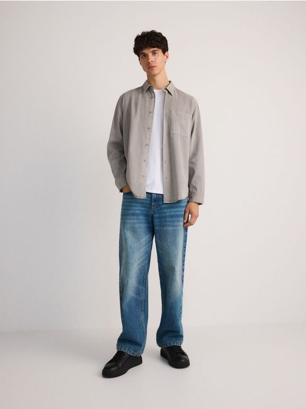 Reserved Reserved - Comfort fit košulja s visokim udjelom liocelnih vlakana - light grey