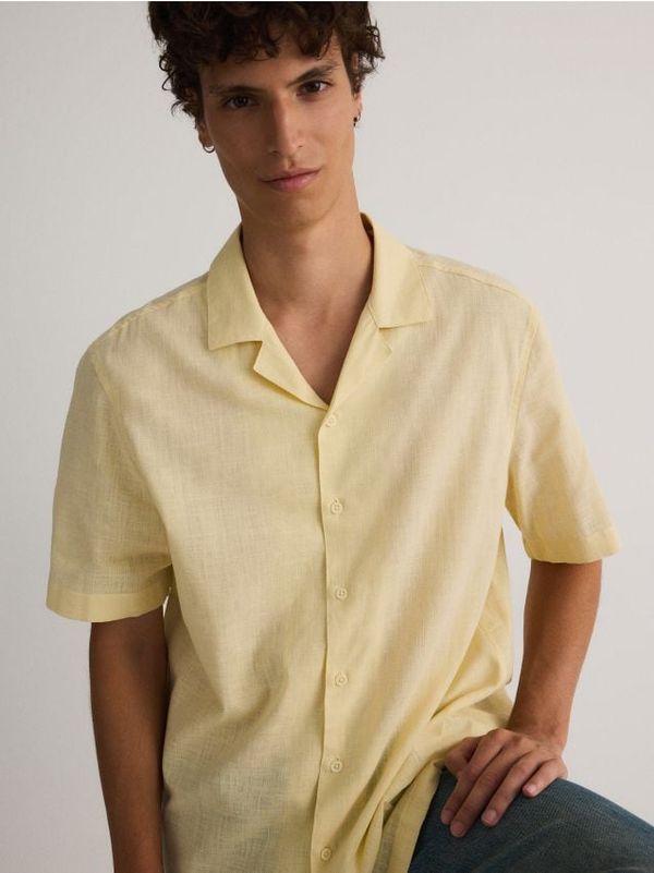 Reserved Reserved - Comfort košulja s mješavinom lana - svjetložuto