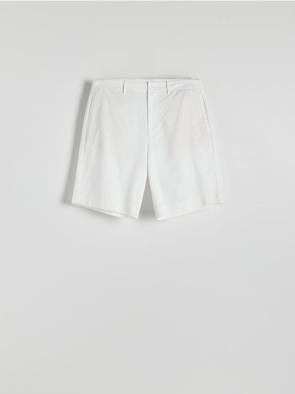 Reserved Reserved - Comfort kratke hlače od mješavine lana - bijela