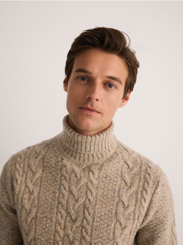 Reserved Reserved - Dolčevita od mješavine vune - bež