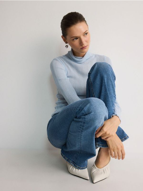 Reserved Reserved - Dolčevita s visokim udjelom viskoze - bljedoplavo