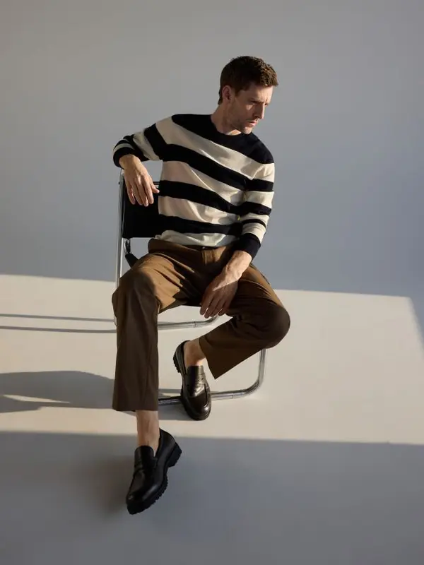 Reserved Reserved - Džemper od merino vune - mornarsko plava