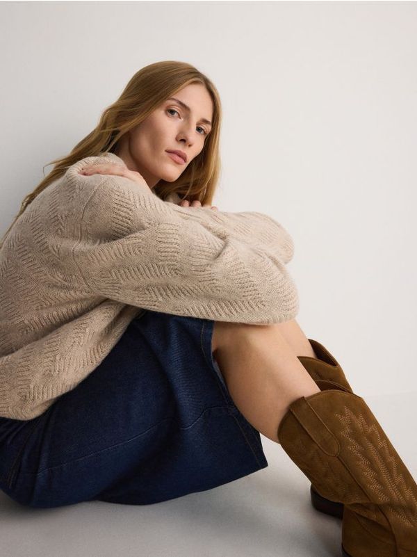 Reserved Reserved - Džemper od strukturiranog pletiva s visokim udjelom vune - bež
