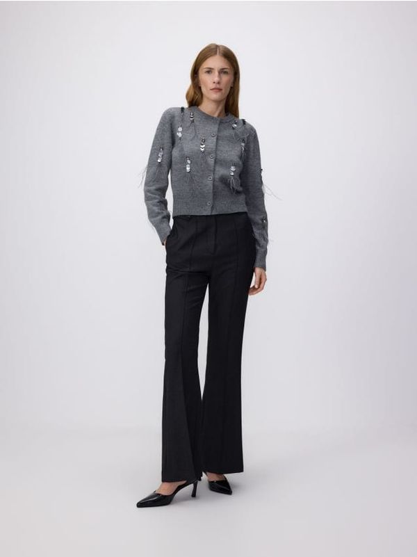 Reserved Reserved - Džemper s ukrasnim aplikacijama - srednjesivo