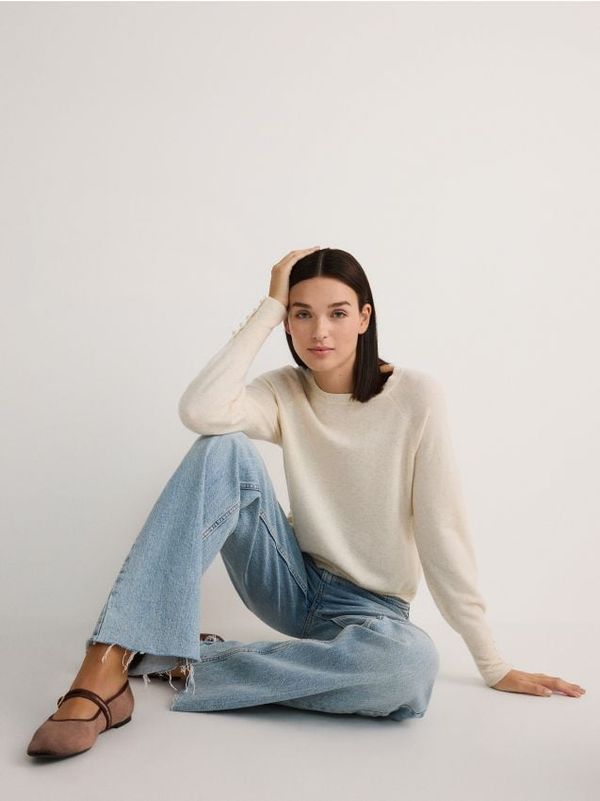 Reserved Reserved - Džemper s ukrasnim gumbima - boja kože