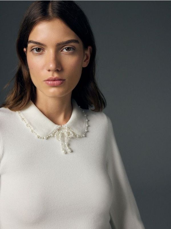 Reserved Reserved - Džemper s ukrasnim ovratnikom - boja kože