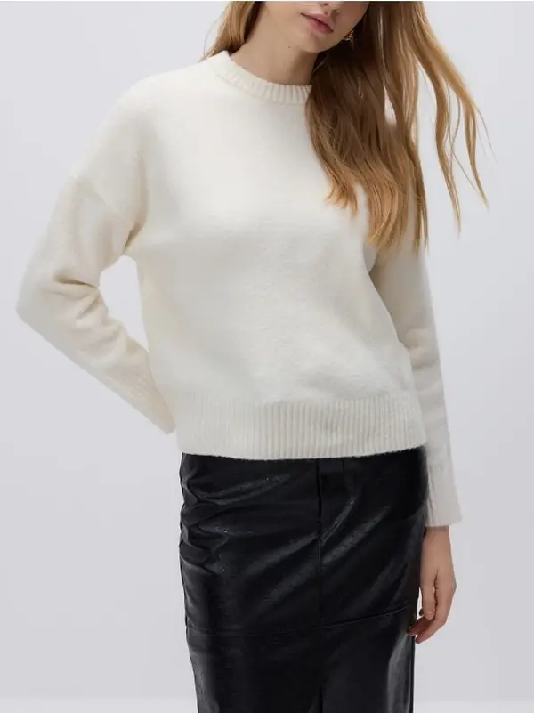 Reserved Reserved - Džemper sa spuštenom linijom ramena - boja kože