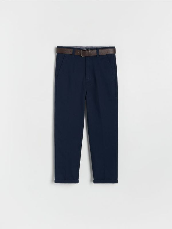 Reserved Reserved - Elegantne hlače s pojasom - mornarsko plava