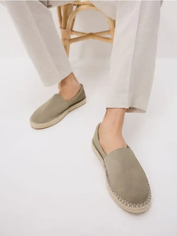 Reserved Reserved - Espadrile od brušene kože - prljavozeleno