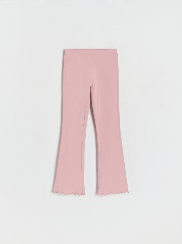 Reserved Reserved - Flare hlače s visokim udjelom pamuka - prljavoroza