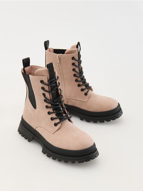 Reserved Reserved - Gležnjače na vezanje - prljavoroza