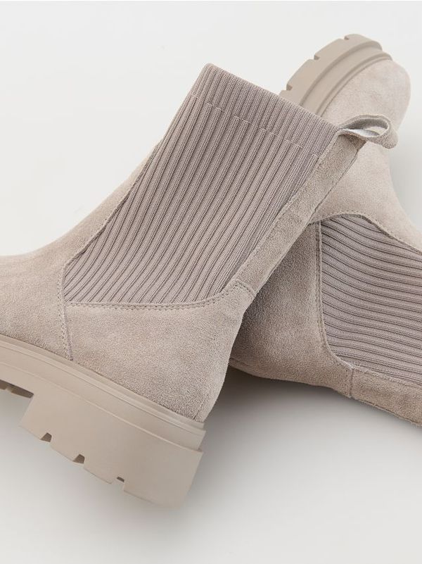 Reserved Reserved - Gležnjače od brušene kože - light grey