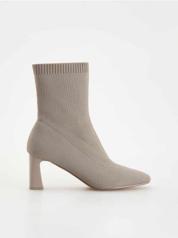 Reserved Reserved - Gležnjače s potpeticom - bež