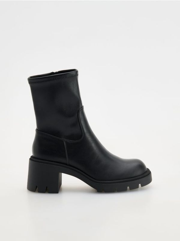 Reserved Reserved - Gležnjače s potpeticom - crno