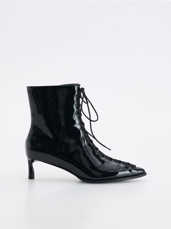 Reserved Reserved - Gležnjače s ukrasnom mašnom - crno