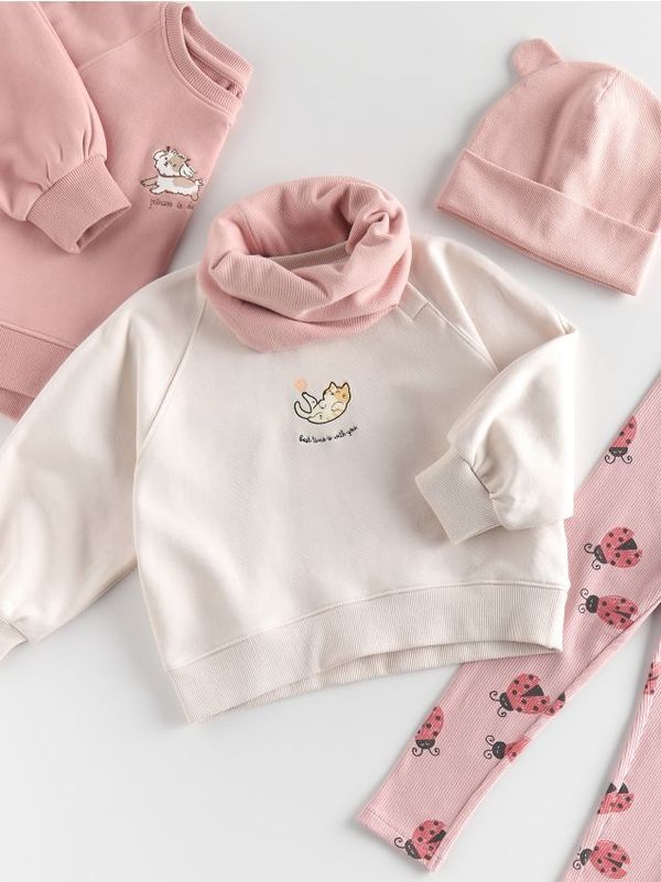 Reserved Reserved - Gornji dio trenirke s printom - krem