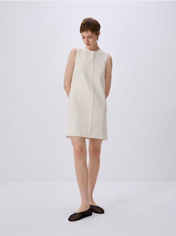 Reserved Reserved - Haljina od strukturirane tkanine - boja kože